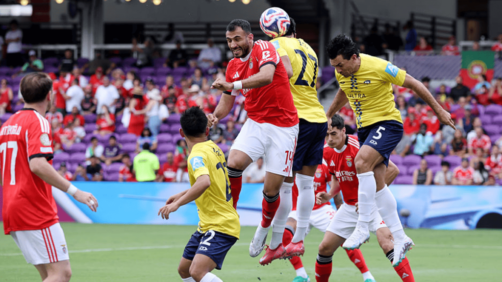 Momen Pertandingan Benfica Auckland City Taktis