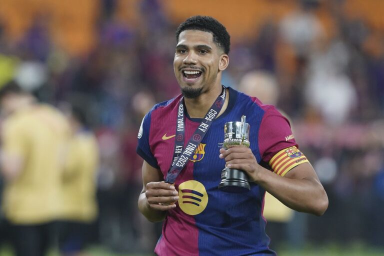 Ronald Araujo Barcelona Target Pertahanan Selanjutnya Juventus temp