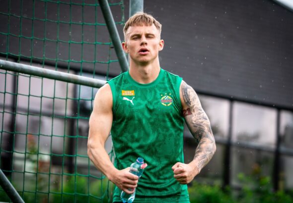 OGC Nice Berhasil Mendapatkan Isak Jansson temp