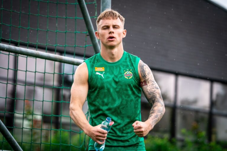 OGC Nice Berhasil Mendapatkan Isak Jansson temp